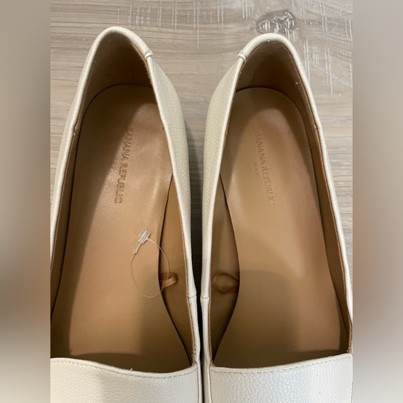 Banana Republic Size 6 Ivory Flat Ballerina Shoes - Picture 4 of 4